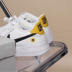 Undefeated X Nike Air Force 1 Low